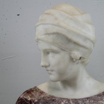 ESCULTURA DE G. PUGI. FIRMADA. - Realizada en mármol de Carrara y piedra.
Representa una mujer con turbante
Italia.